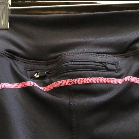 2XU 7/8 Length Exercise Tights, Size Small - Picture 3 of 7